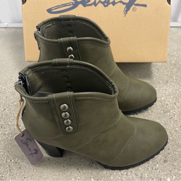 NWB $54 Seven7 Seville Ankle Bootie Olive Green size 9.5 - Picture 7 of 16